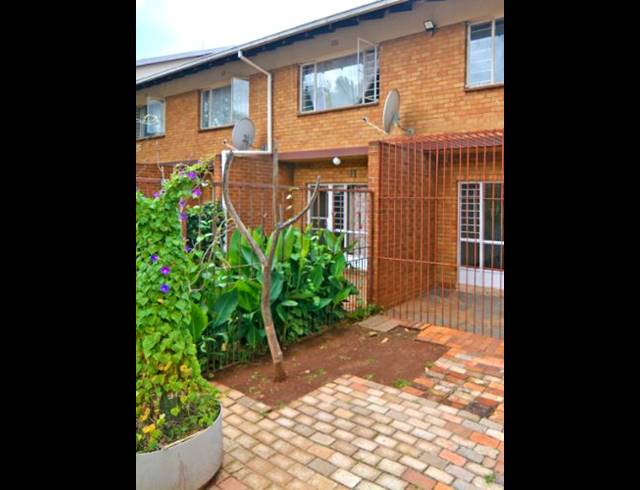 2 BEDROOM APARTMENT FOR SALE IN WINDSOR EAST